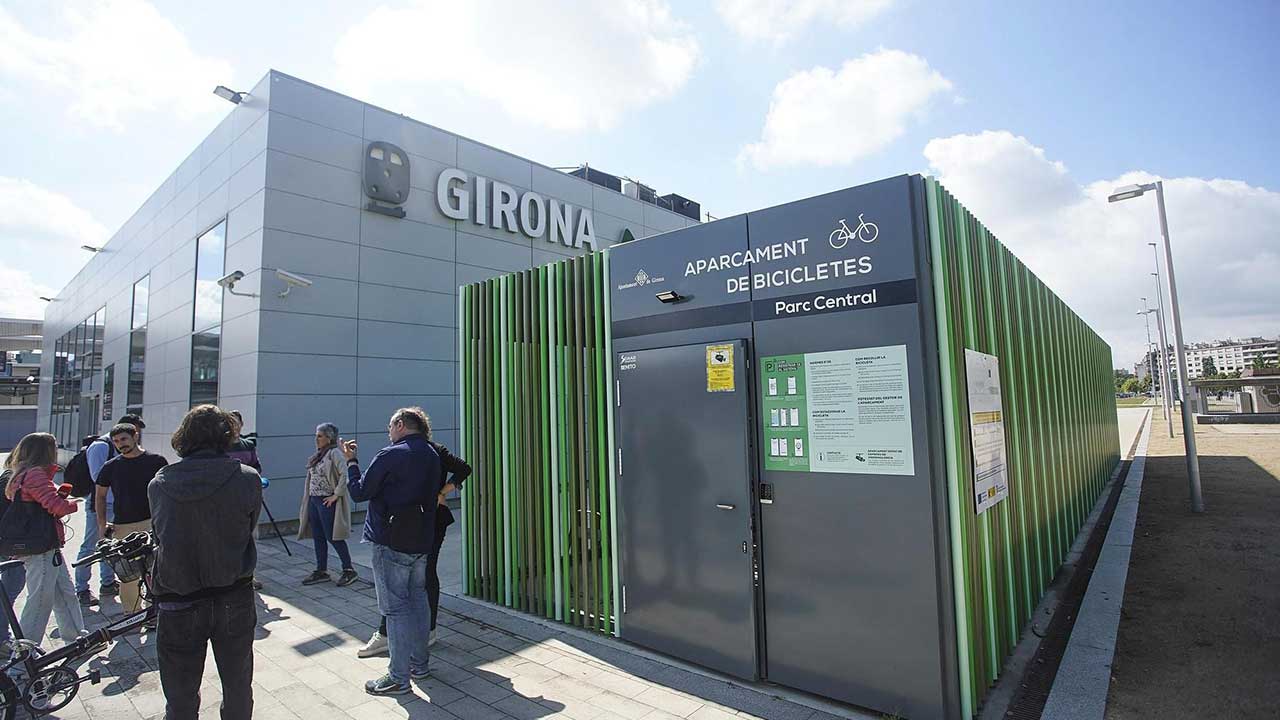 Aparcabicicletas MODULAR en la estación de AVE de Girona