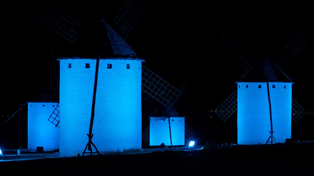 Proyectores MILAN RGBW en los molinos de Don Quijote