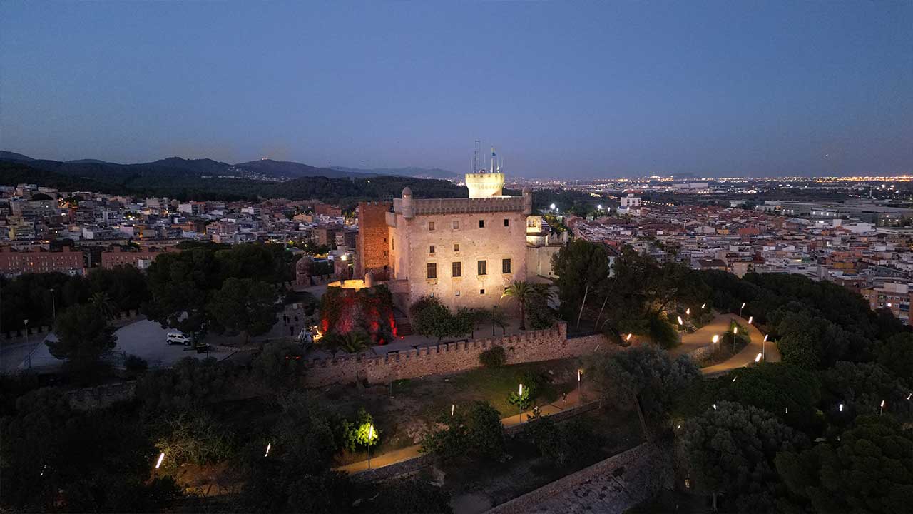 Iluminación arquitectónica RGBW en el Castell de Castelldefels